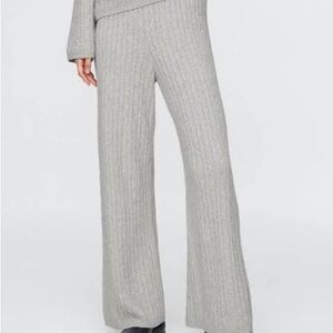 NWT GAP Women's Gray cable Knit Pants